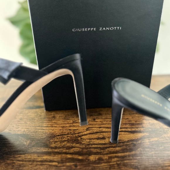 Giuseppe Zanotti Women's Crystal Embellished High Heel Sandals - Picture 7 of 9